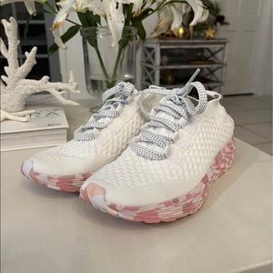 No Bull White Wild Rose Knit Shoes